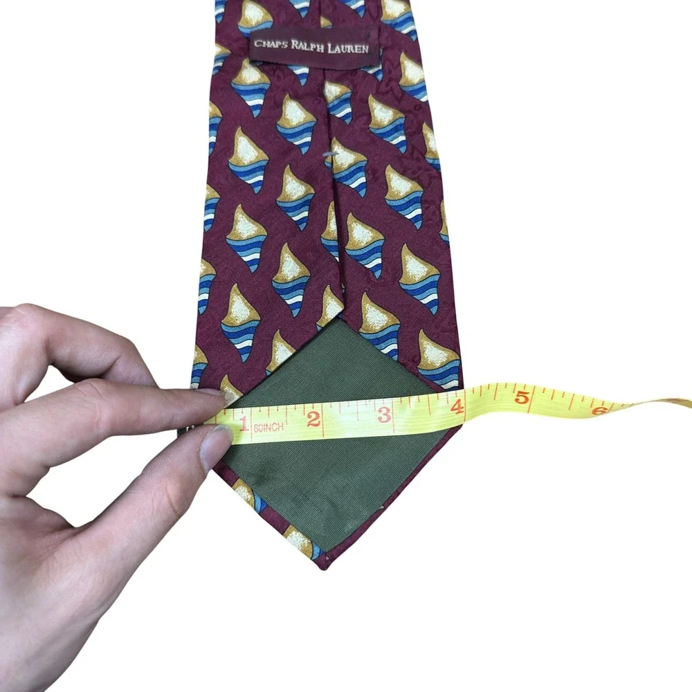 Chaps Ralph Lauren Necktie Mens OS Burgundy Geometric Shell Pattern Silk Tie